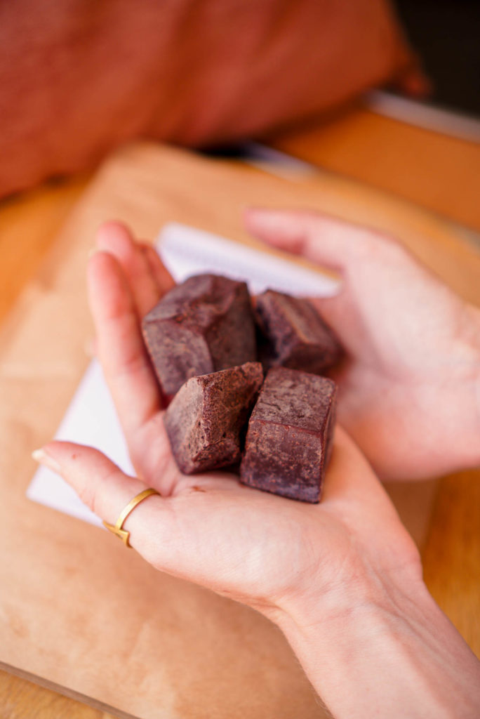 Vai cacao Masaya blocks in hands